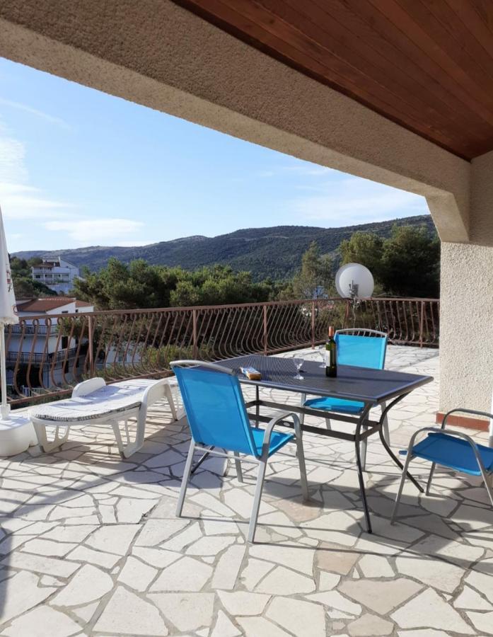 Apartment Goga'S Retreat In Marina Bagian luar foto