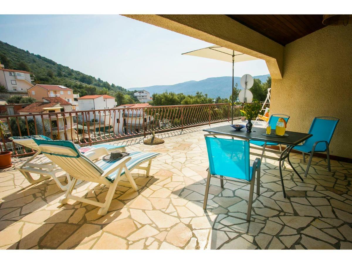 Apartment Goga'S Retreat In Marina Bagian luar foto