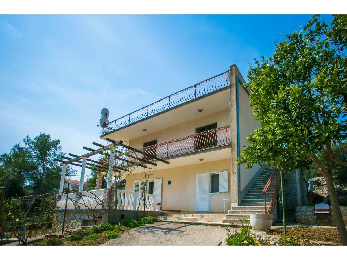 Apartment Goga'S Retreat In Marina Bagian luar foto