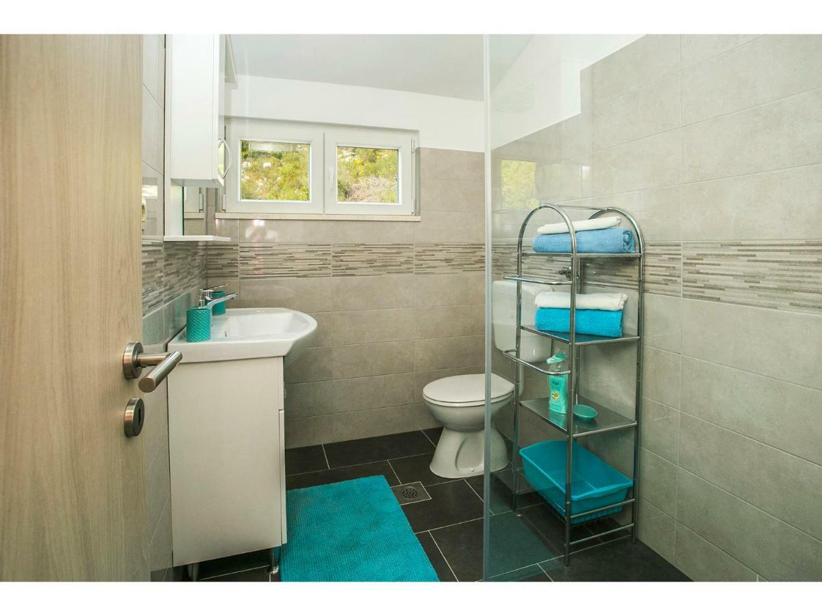 Apartment Goga'S Retreat In Marina Bagian luar foto
