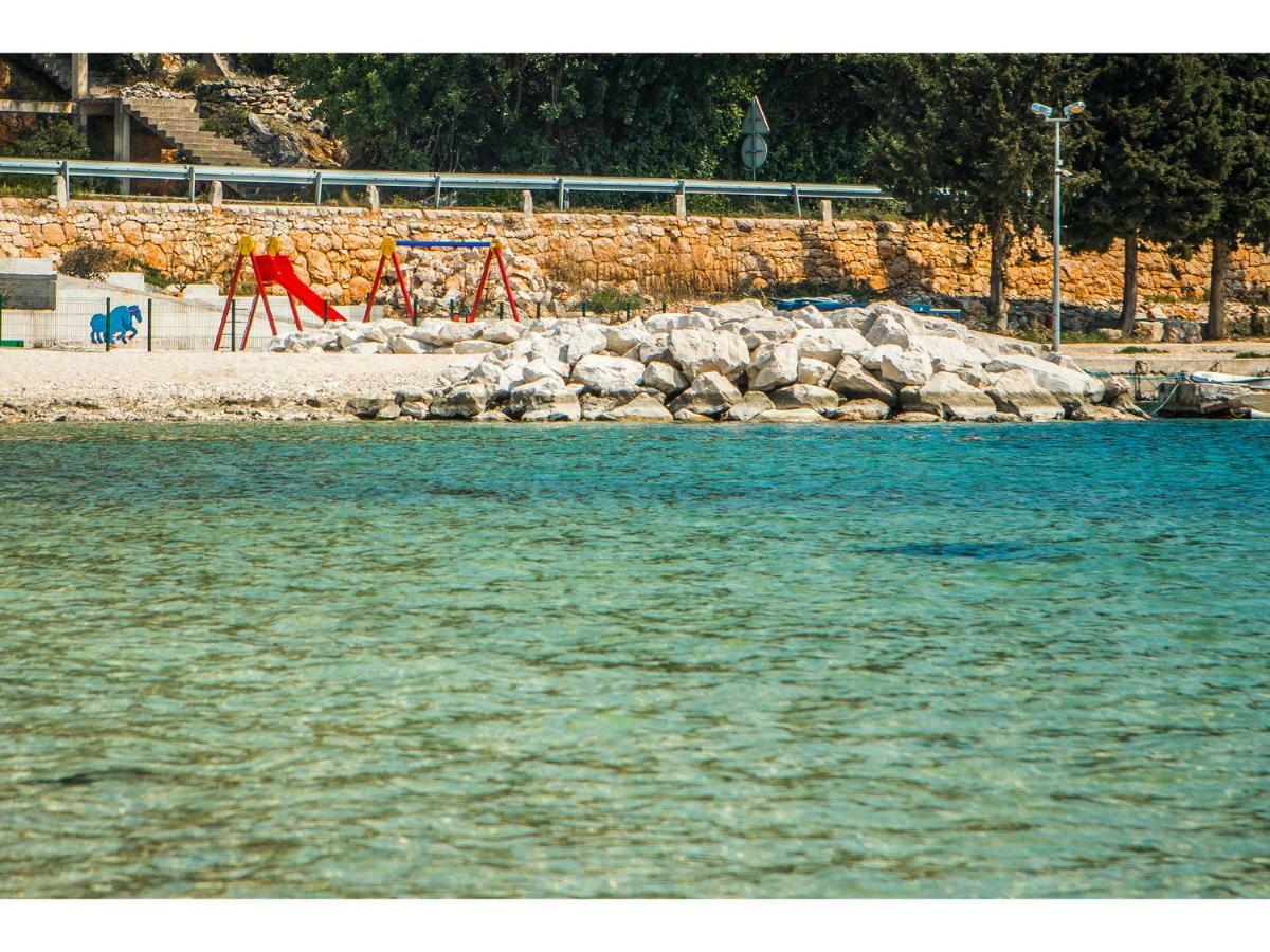 Apartment Goga'S Retreat In Marina Bagian luar foto