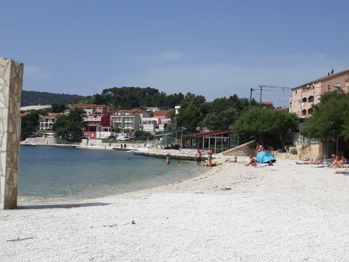Apartment Goga'S Retreat In Marina Bagian luar foto